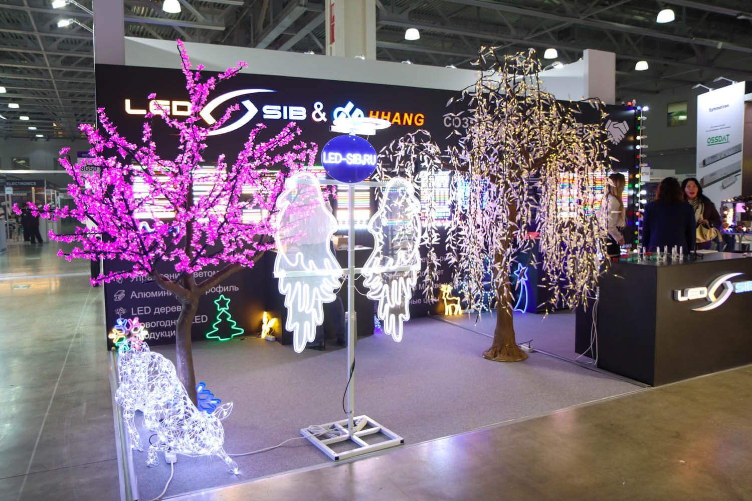 LED-SIB на INTERLIGHT 2025: умный свет, живые эмоции и неоновые крылья!