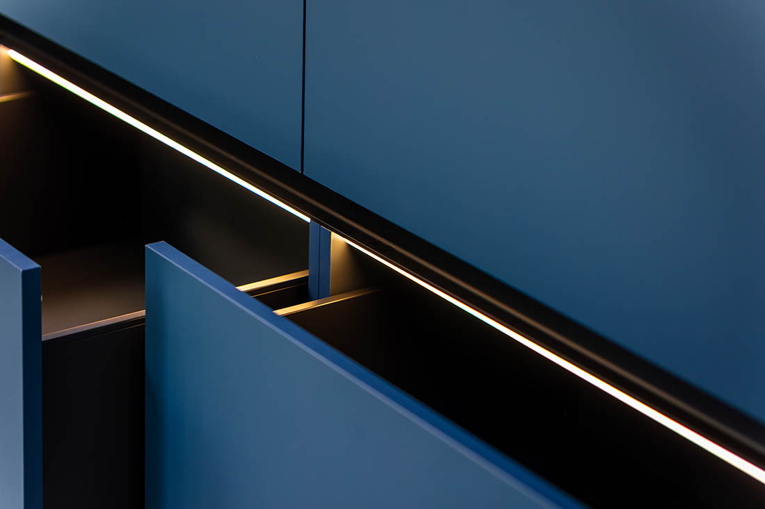 Товары для скрытого монтажа подсветки в мебель в загородном доме — акция «Дачный сезон» март-апрель 2026