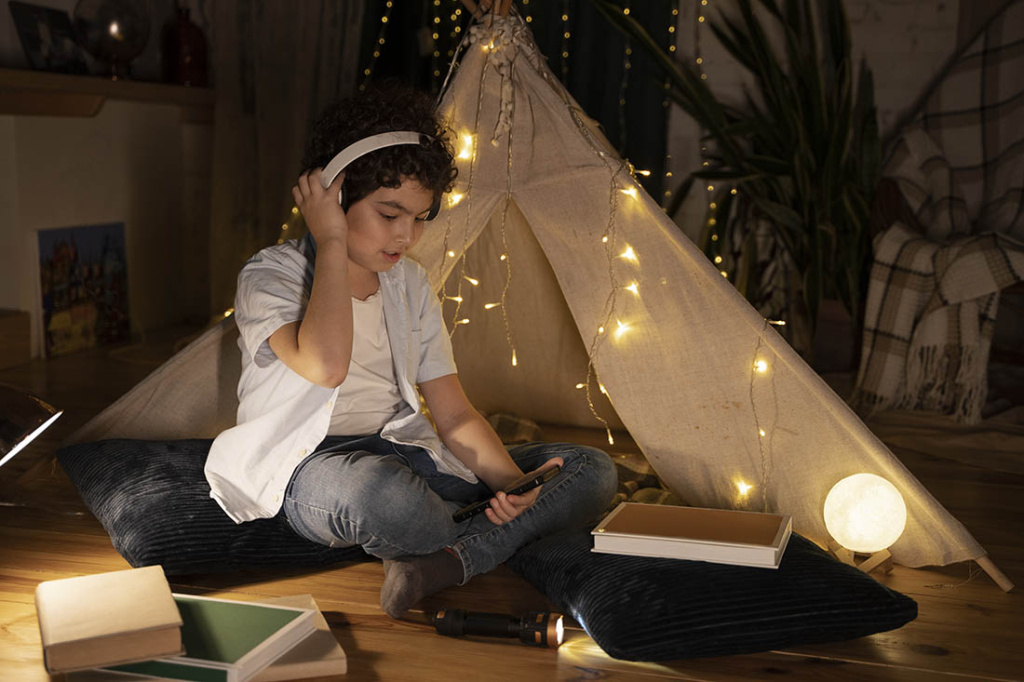 Волшебный полог из гирлянд для детской