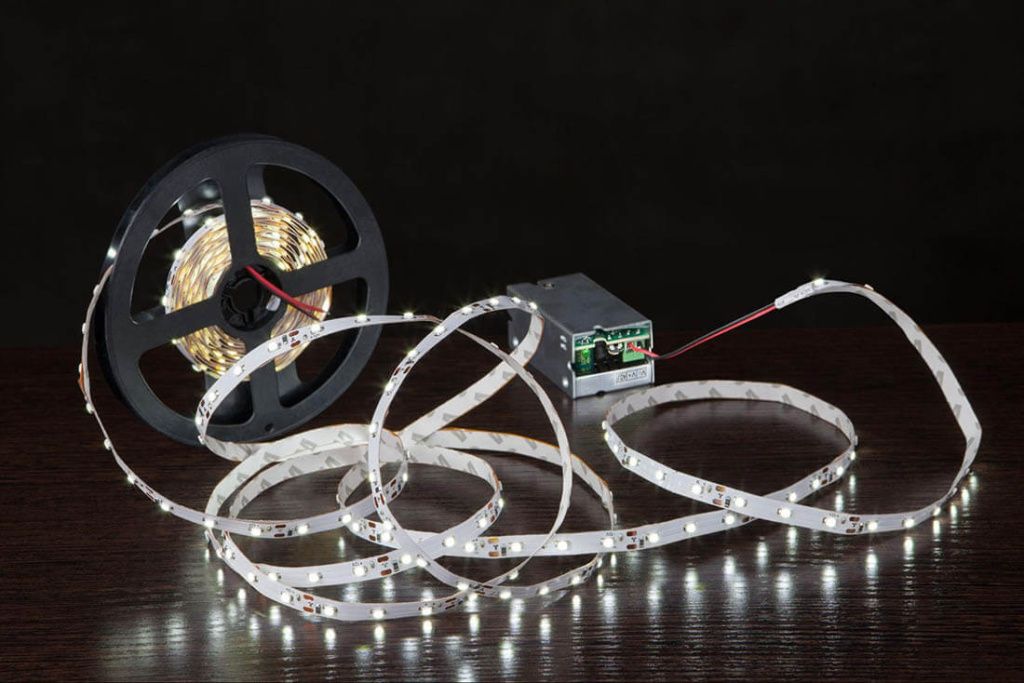 Светодиодная лента с блоком питания