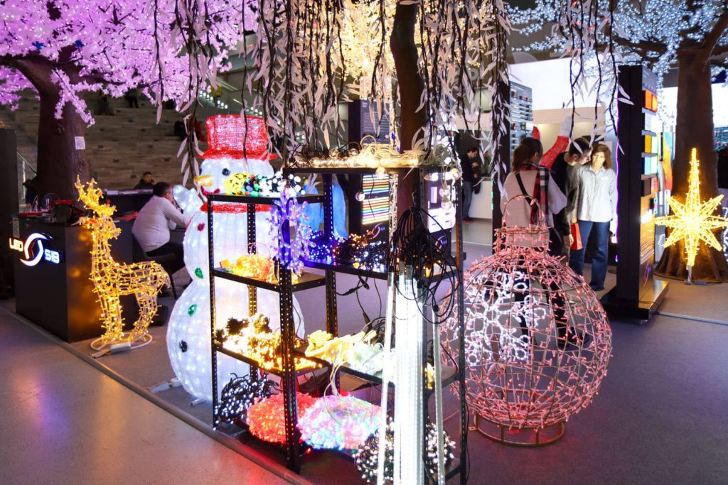 LED-SIB стенд с новогодними LED-фигурами